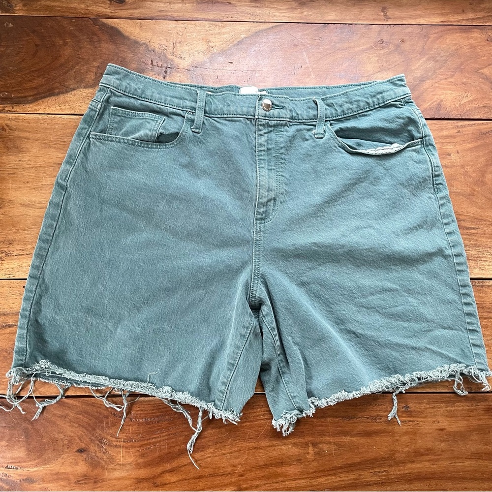 Universal Thread Overdyed Teal Vintage Bermuda Shorts Women’s Size 16